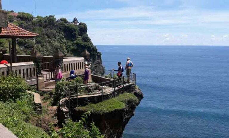 Pura Uluwatu Bali - Daya Tarik, Lokasi & Harga Tiket Masuk